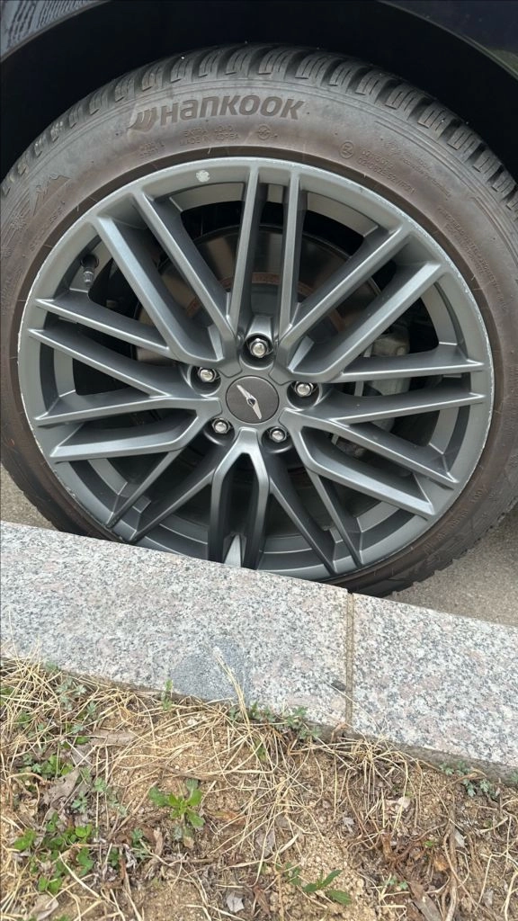 G70 18인치 순정휠 + 타이어 이미지