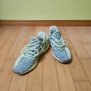 아디다스 이지 부스트 350 V2 프로즌 옐로우 280 예브라 이미지