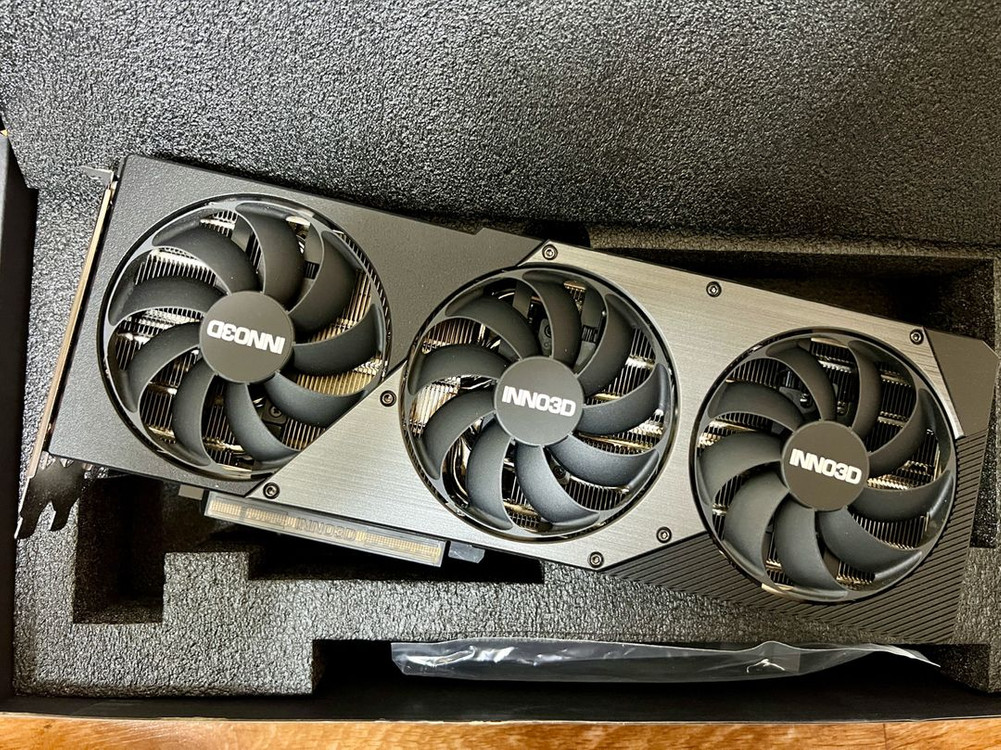 INNO3D 지포스 RTX 5070 OC D7 12GB X3 팝니다. 이미지