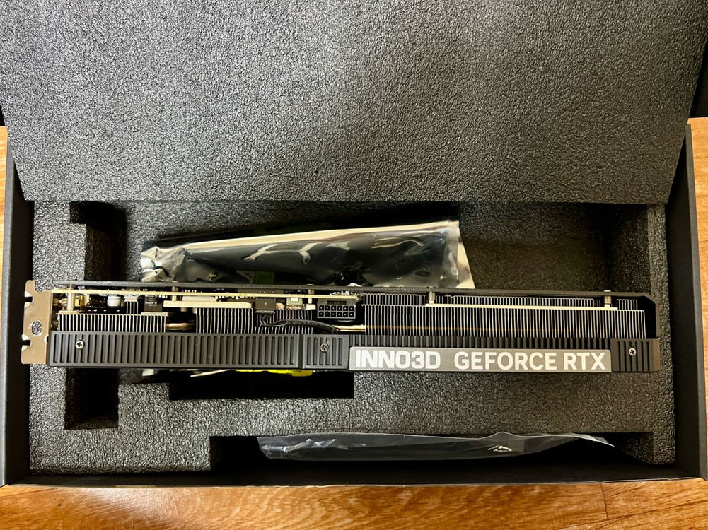 INNO3D 지포스 RTX 5070 OC D7 12GB X3 팝니다. 이미지