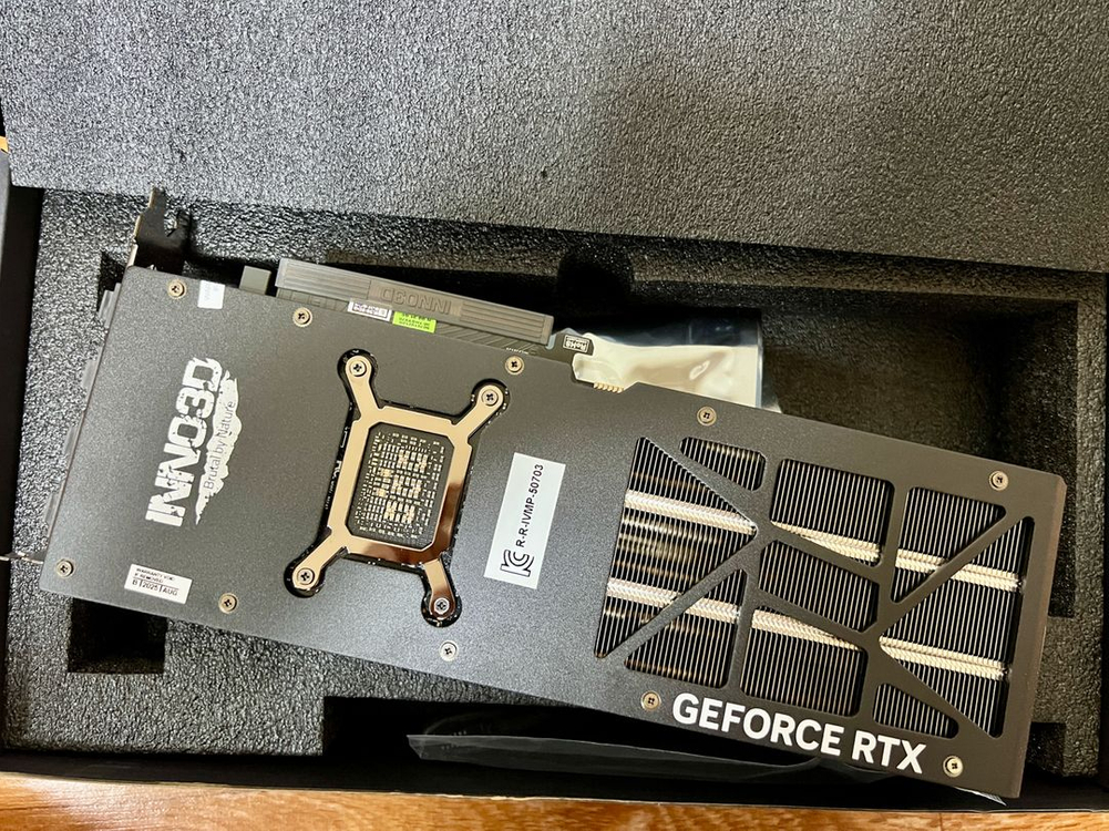 INNO3D 지포스 RTX 5070 OC D7 12GB X3 팝니다. 이미지