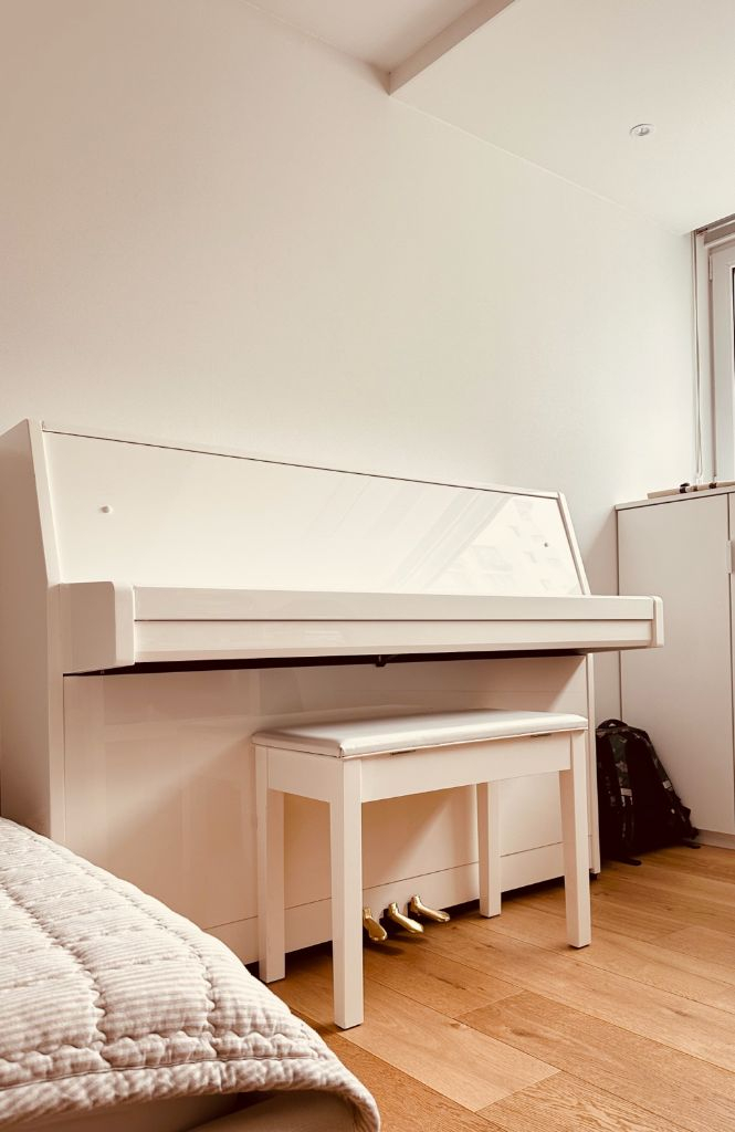 야마하에서 제일 예쁜 피아노 JU109 크림화이트 2021년식 이미지