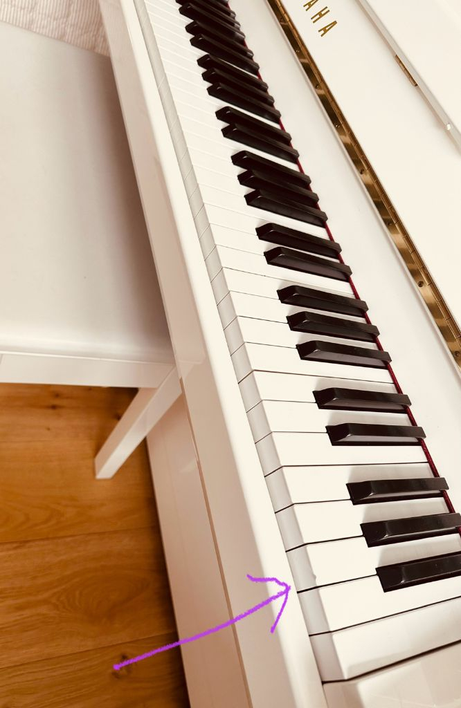 야마하에서 제일 예쁜 피아노 JU109 크림화이트 2021년식 이미지