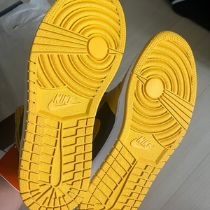 에어조던 1 레트로 하이 OG 폴른 (노랑) 이미지