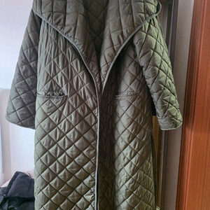퀼팅 롱패딩 이미지