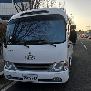 미니버스 카운티 캠핑카 이미지