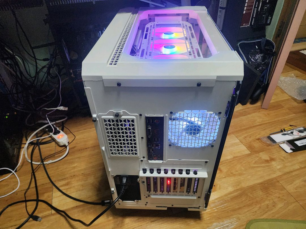 5800X 지포스 라데온 6950xt 라이젠 고사양 게이밍 컴퓨터 이미지