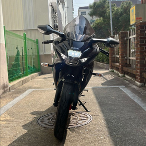 23년식 스즈키GSX-r125 신차급 컨디션 준 튜닝 판매합니다 이미지