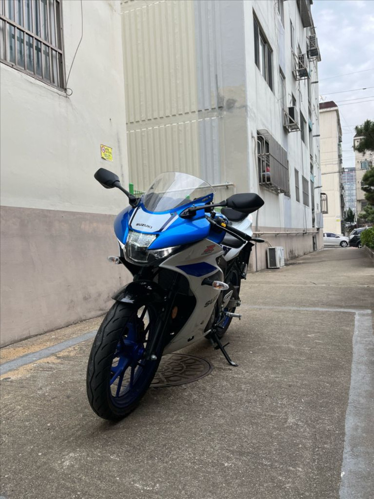 25년식2천키로 스즈키gsx-r125 급처 합니다! 이미지