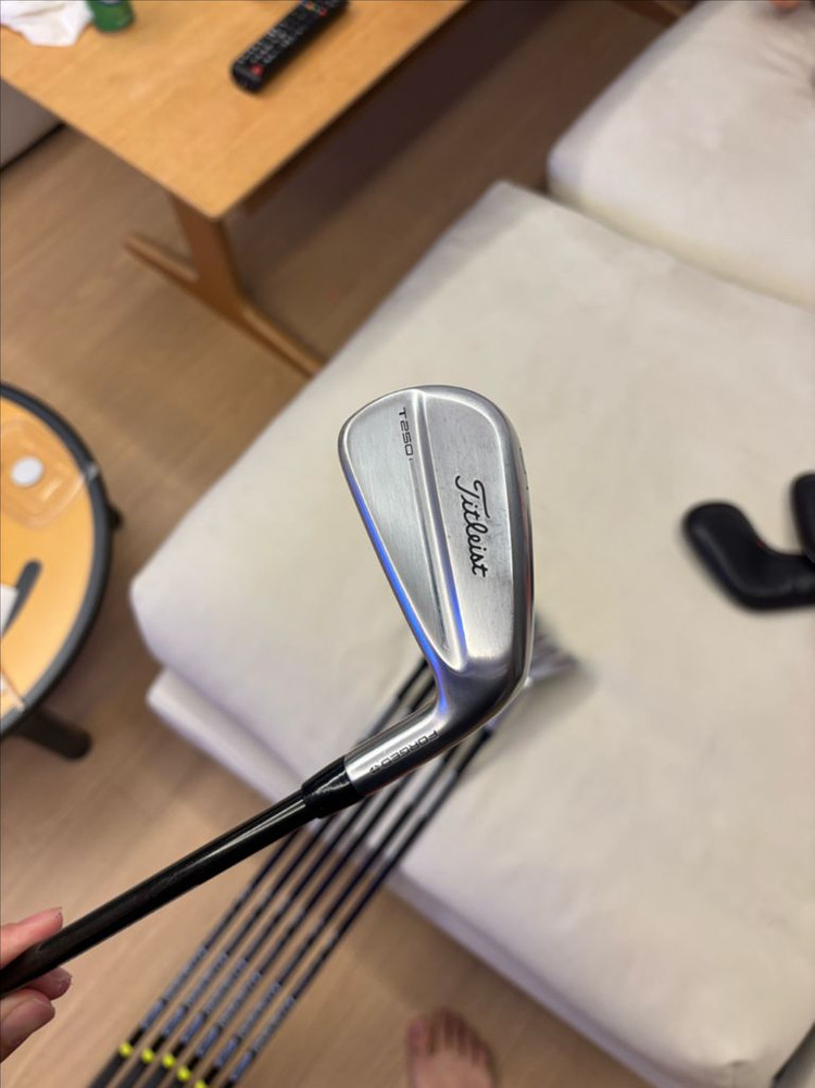 타이틀리스트 T250 4세대 최신형아이언세트 골프채 팝니다. 이미지