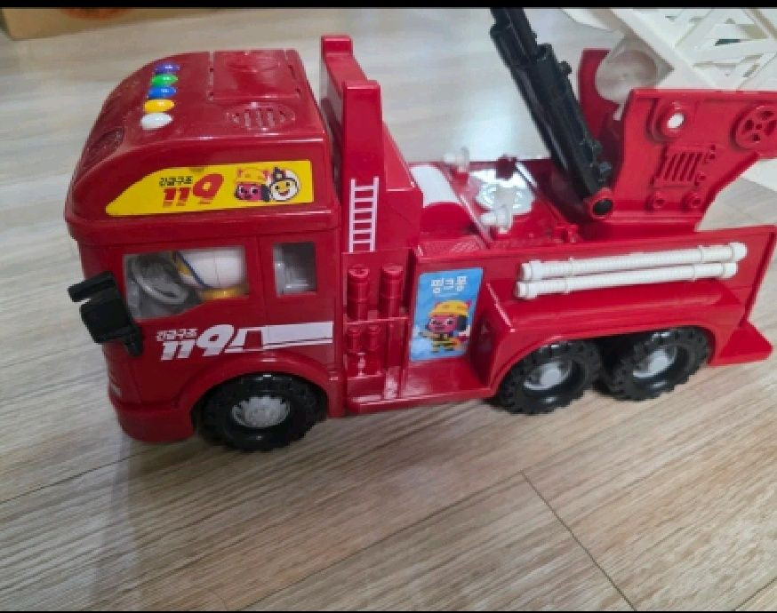 핑크퐁 아기상어 소방차놀이 아기장난감 이미지