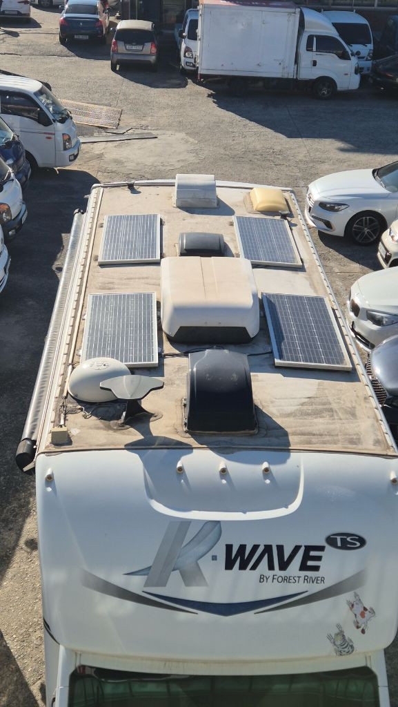 포레스트리버 K-WAVE TS 캠핑카, 2016년식(2020년 등록), 7,500만원 이미지