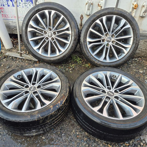 18인치 제네시스 휠 아반떼MD 포르테 벨로스터 k3 그렌져 k5 k7 코나 베뉴 니로 소나타 투싼ix 스포티지R 이미지