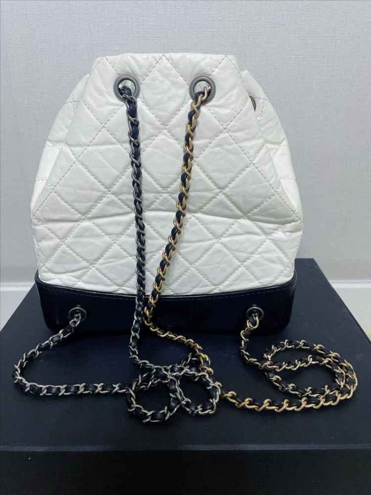 샤넬 가브리엘 백팩 스몰 화이트 내장칩 이미지