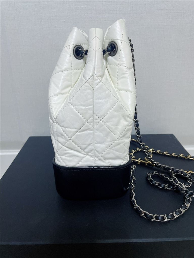 샤넬 가브리엘 백팩 스몰 화이트 내장칩 이미지