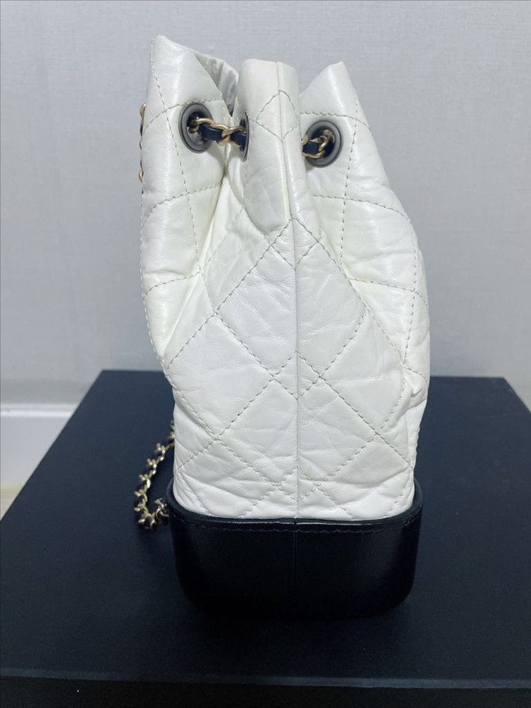 샤넬 가브리엘 백팩 스몰 화이트 내장칩 이미지