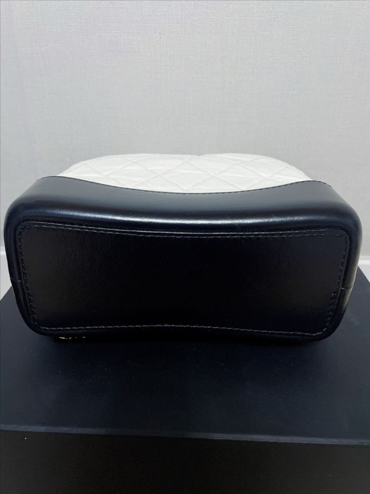 샤넬 가브리엘 백팩 스몰 화이트 내장칩 이미지