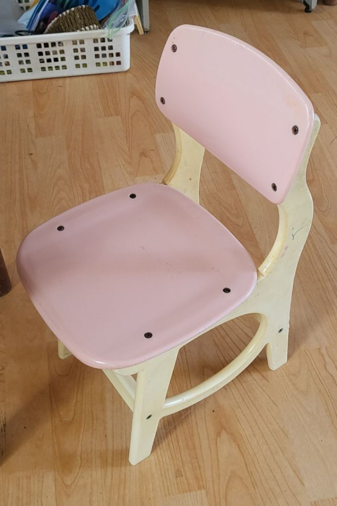 유치원 어린이 책상 이미지