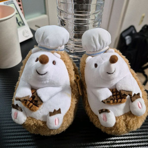 고슴도치 인형 2개 & 상어 물총 이미지