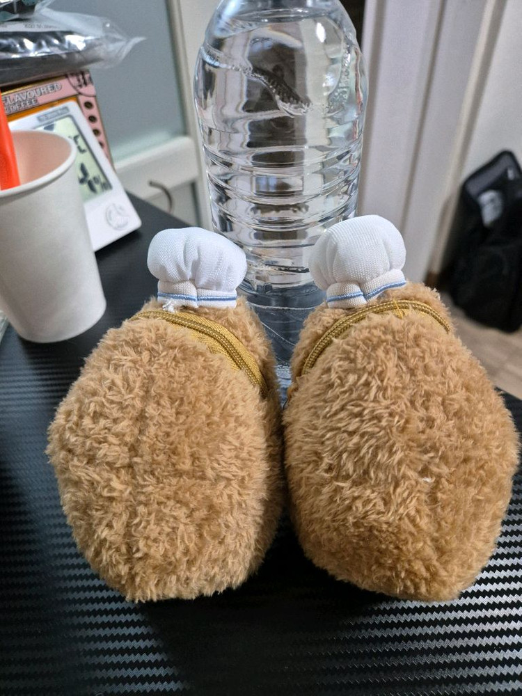 고슴도치 인형 2개 & 상어 물총 이미지