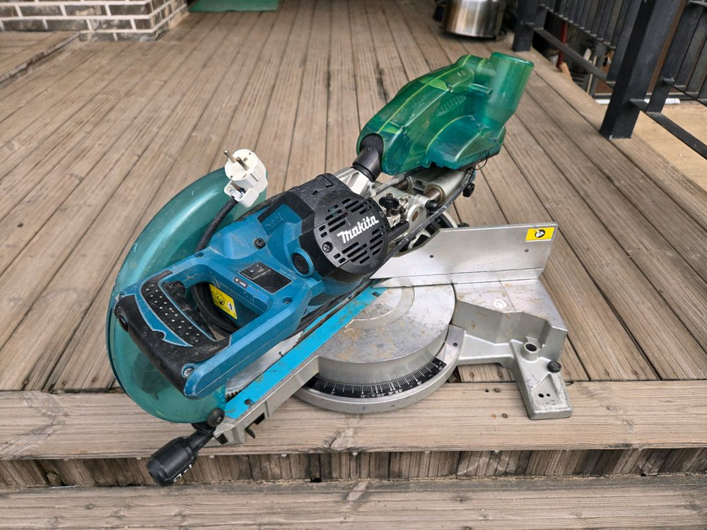 마끼다 각도절단기 이미지