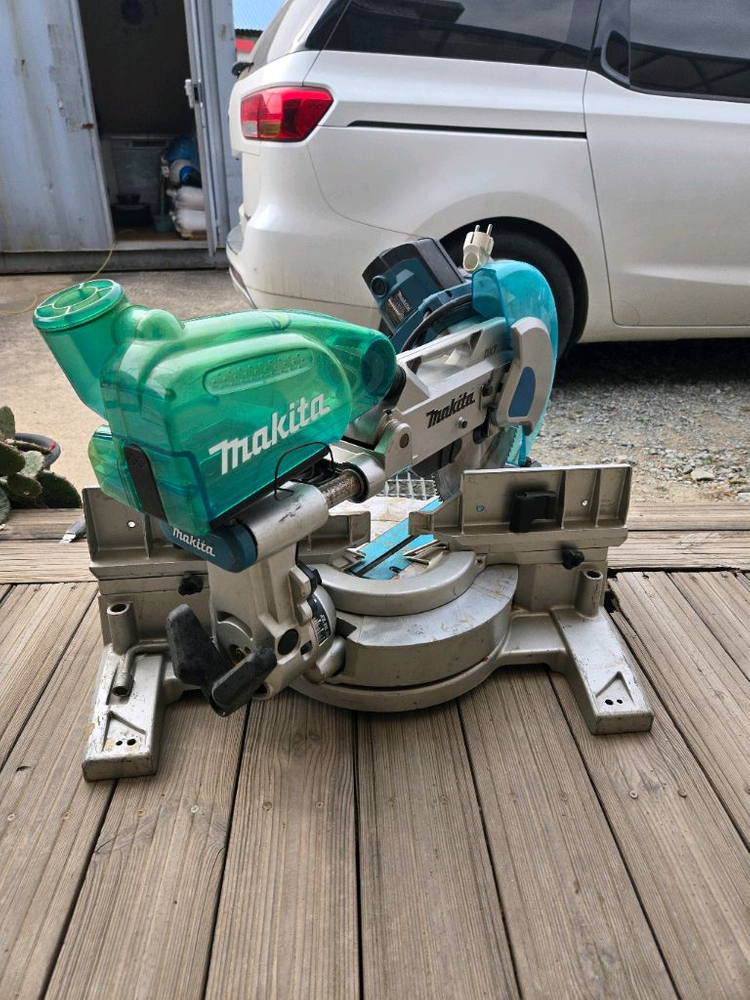 마끼다 각도절단기 이미지