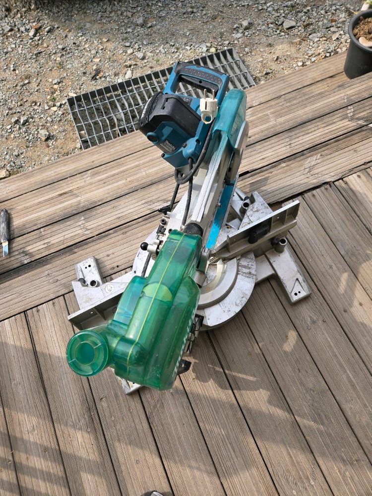 마끼다 각도절단기 이미지