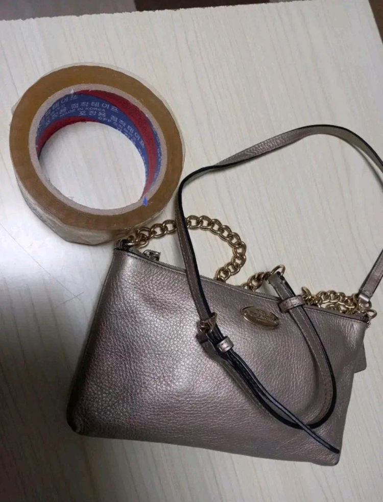 여성 코치 미니 체인 크로스바디백 이미지