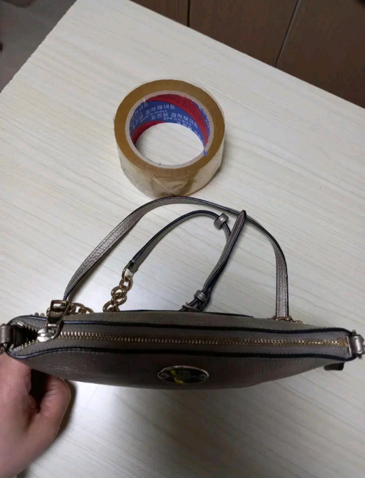 여성 코치 미니 체인 크로스바디백 이미지