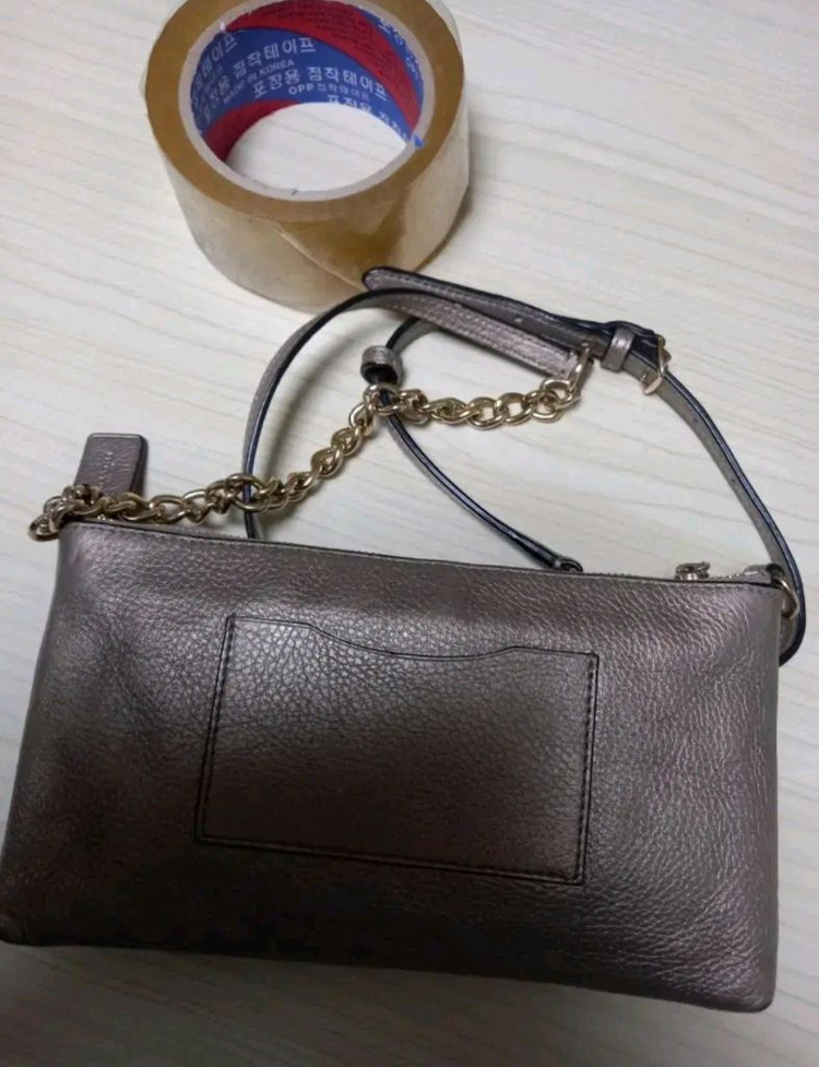 여성 코치 미니 체인 크로스바디백 이미지