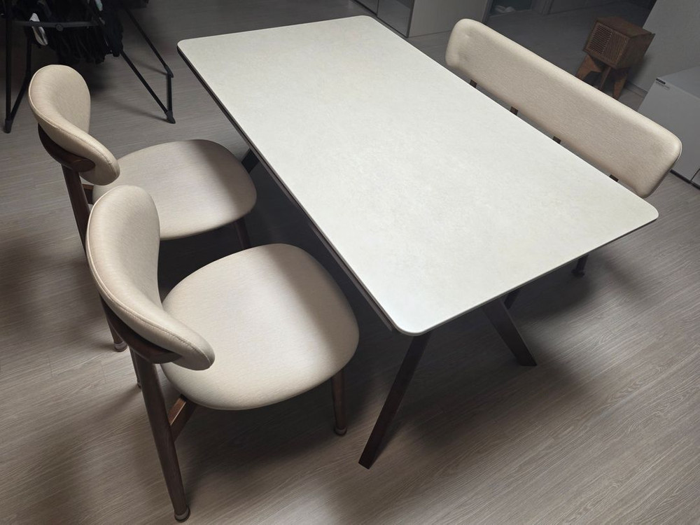 세라믹 식탁 (4인용) 이미지