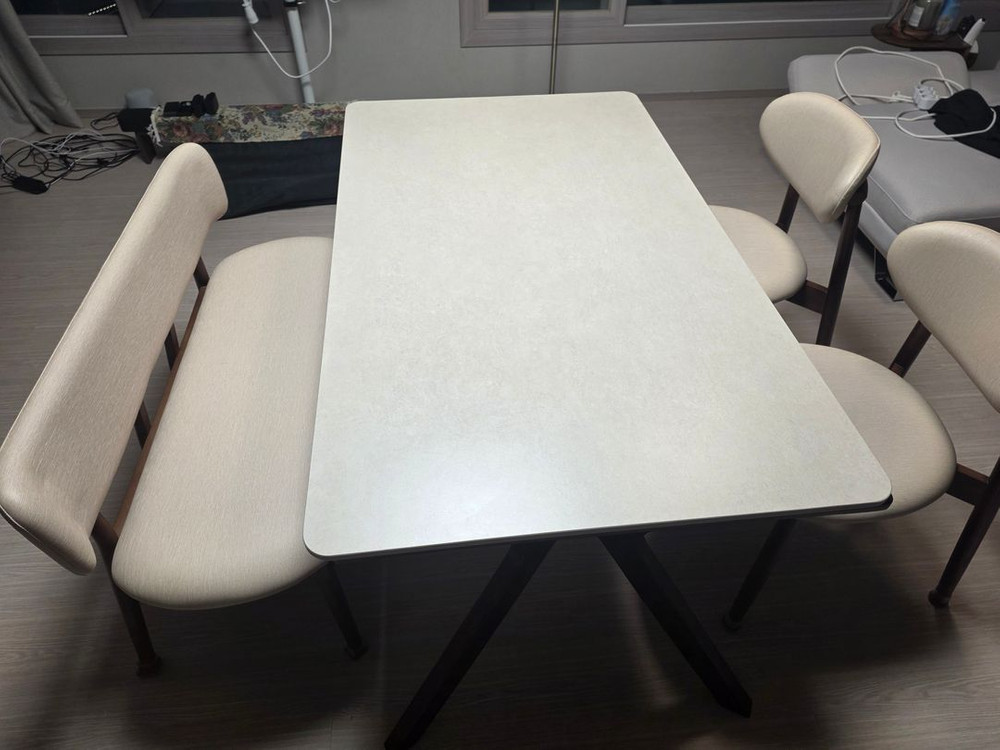 세라믹 식탁 (4인용) 이미지