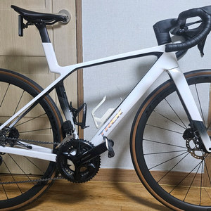 트렉 마돈 sl6 8세대 di2 전동구동계 TREK 로드자전거 판매/대차 이미지