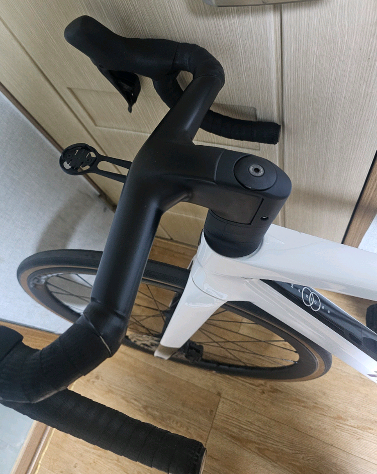 트렉 마돈 sl6 8세대 di2 전동구동계 TREK 로드자전거 판매/대차 이미지