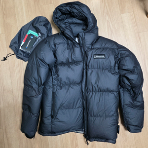 헥토그램 업셋 패딩 블랙 100 팝니다 이미지