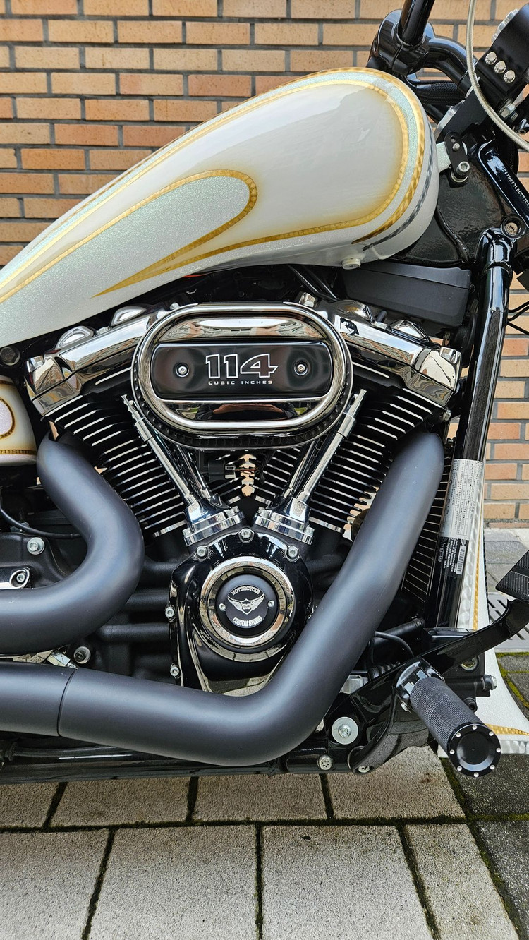 할리데이비슨 26인치 풀커스텀 브레이크아웃 3350만원 이미지