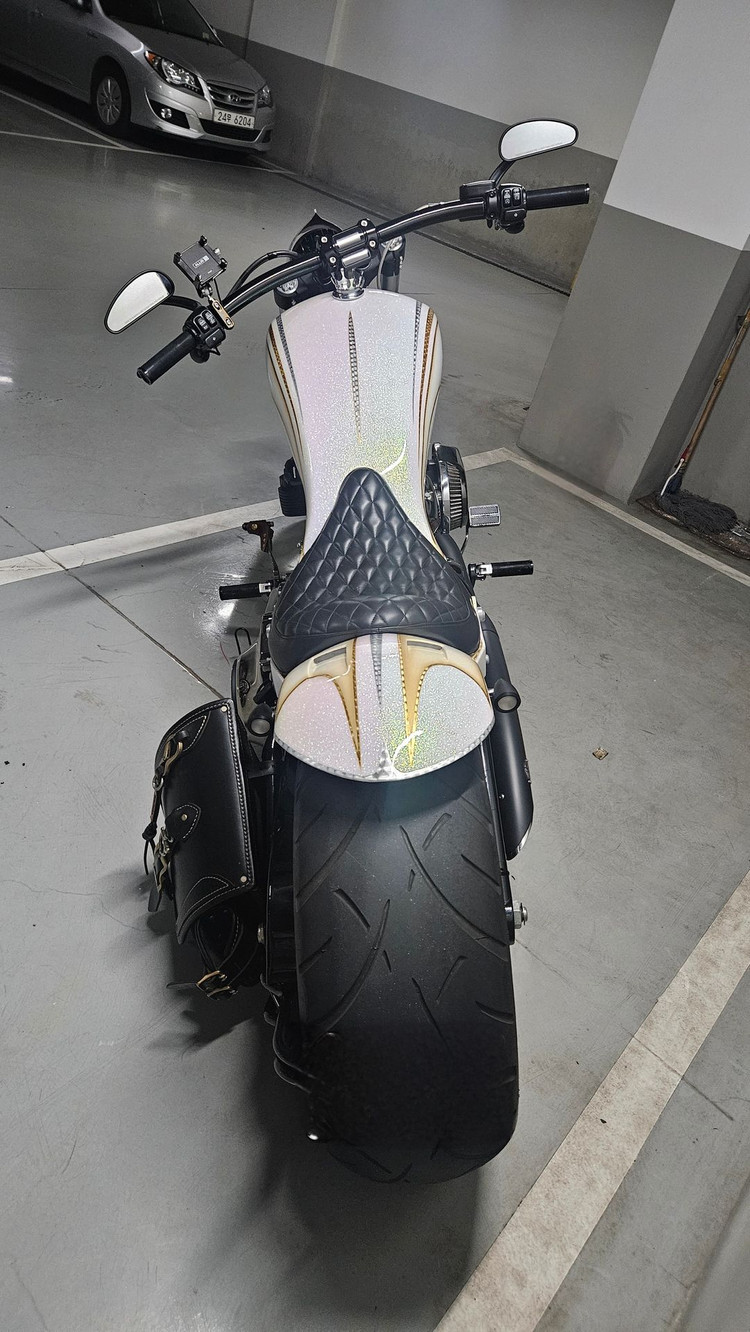 할리데이비슨 26인치 풀커스텀 브레이크아웃 3350만원 이미지