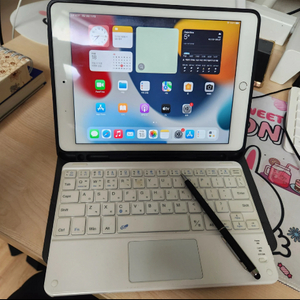 아이패드 에어2 + 키보드 + 케이스 이미지