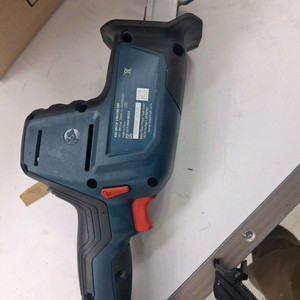 보쉬 컷쏘 gsa 18v-24 팝니다 이미지