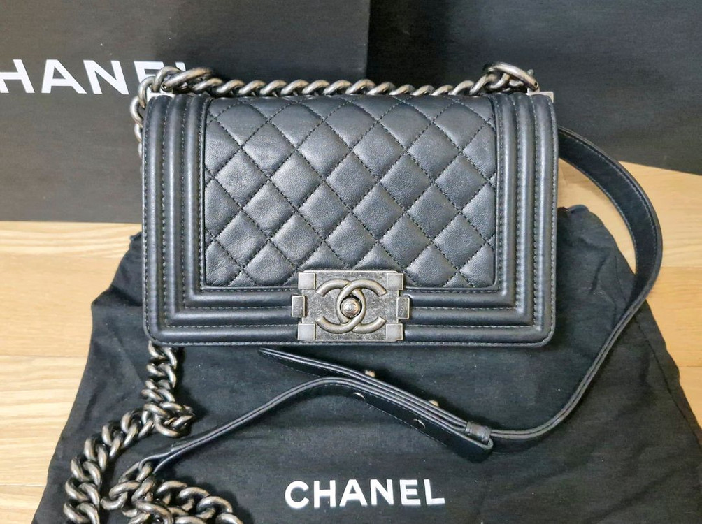 샤넬 보이백 스몰 카프스킨 엔틱 23번대 이미지