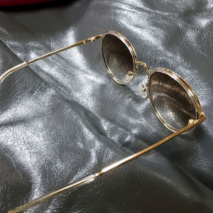 미우미우 선글라스 이미지