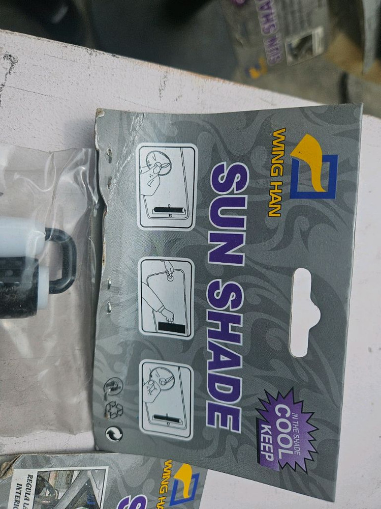 자동차 햇빛가리개 이미지