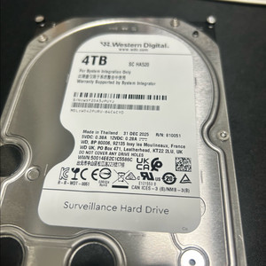 단순개봉 미사용 3.5인치 하드디스크 4테라 입니다. 이미지