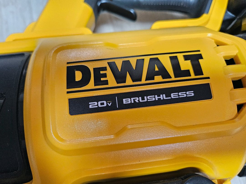 디월트 20V 대포 브러쉬리스 블로워 송풍기 세트 이미지