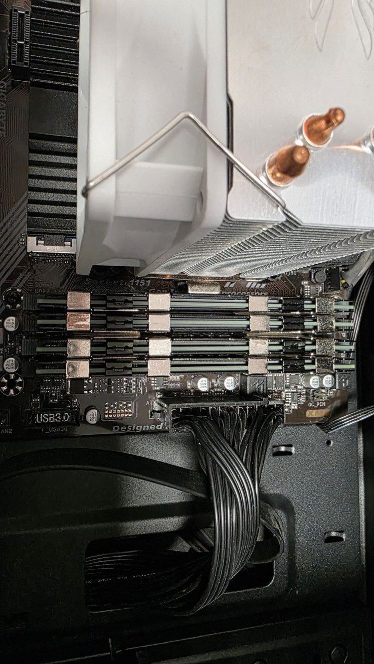 인텔 CPU i9 9900, 64램, RTX2070super 데스크탑 PC 팝니다. 이미지