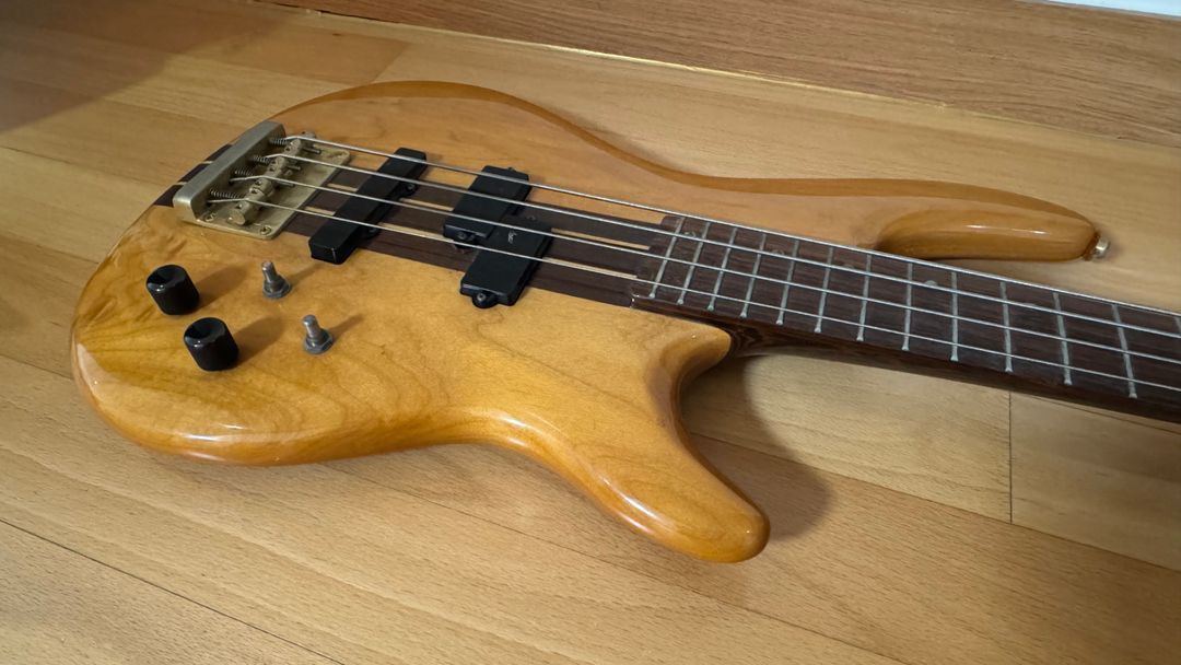 Cort Artisan 콜트 아티산 베이스기타 베이시스 이미지