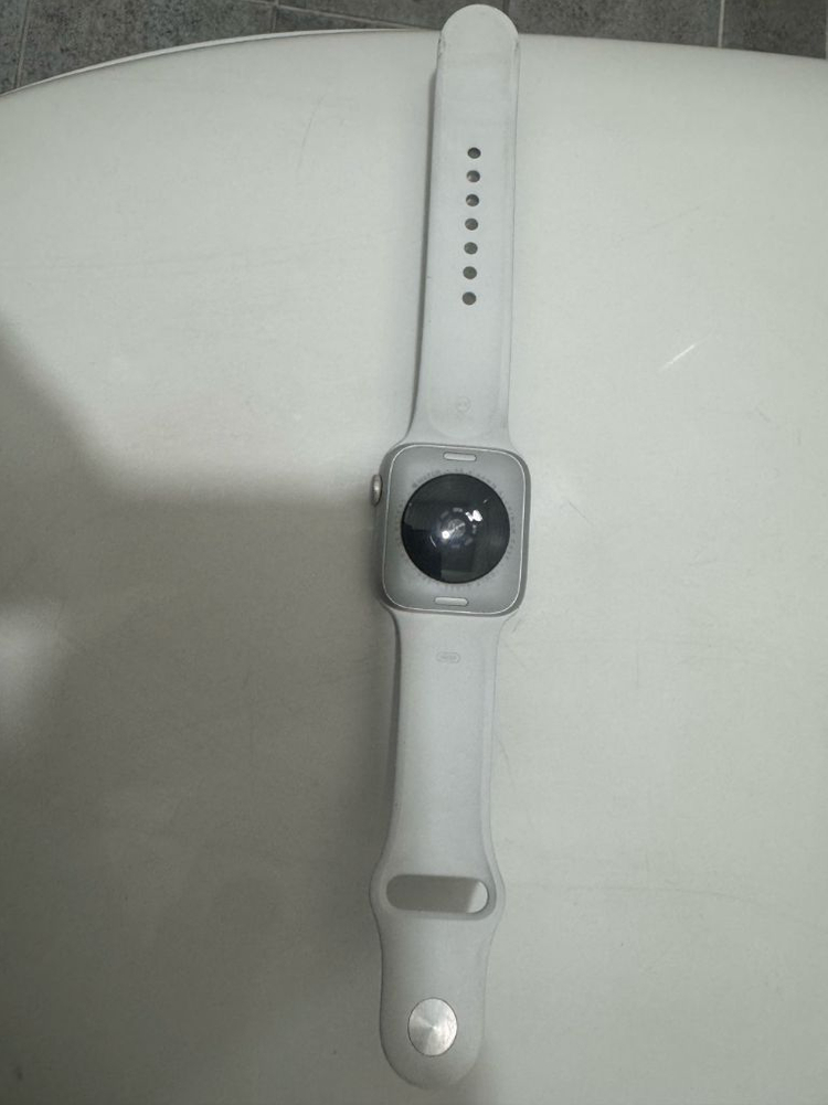 애플워치 se2 44mm 스타라이트 이미지