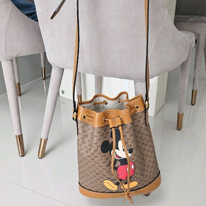 구찌디즈니 버킷백정품 이미지