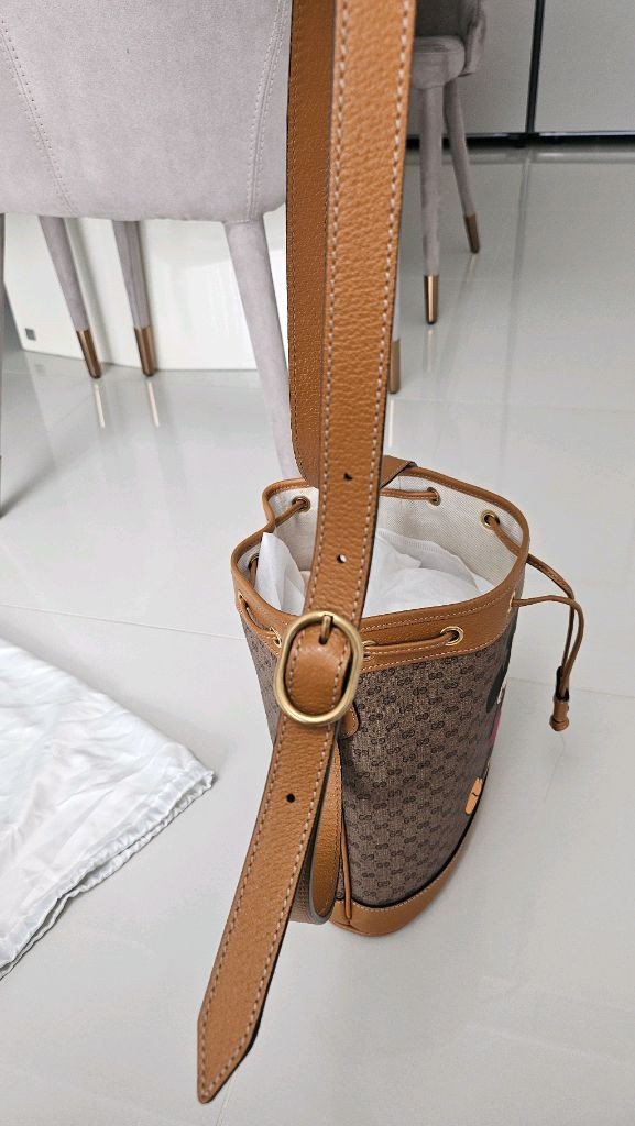 구찌디즈니 버킷백정품 이미지