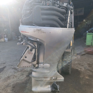 135마력 선외기 엔진 이미지